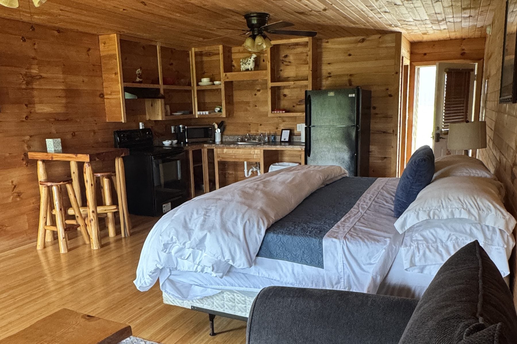 Cypress Lodge — Comfortable & Close